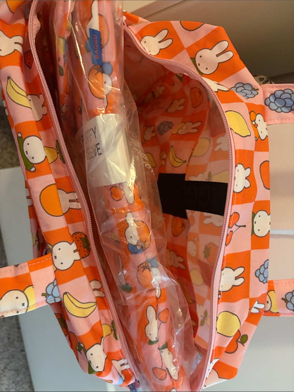 BAGGU X Miffy Every Day Cloud Bag +laptop sleeve Urban outfitters exclusive - Picture 4 of 11